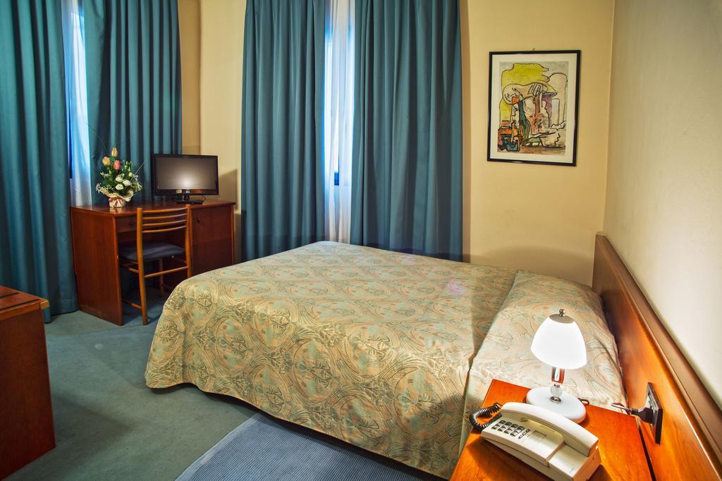 Albergo Centrale Trebaseleghe Zimmer foto